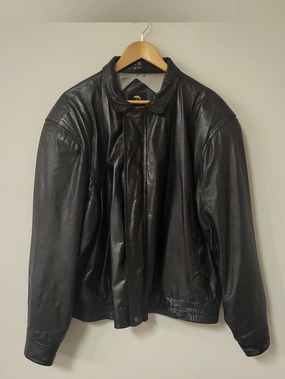 Men's Vintage Neiman Marcus Black 100%  Leather Bomber Jacket Size 48